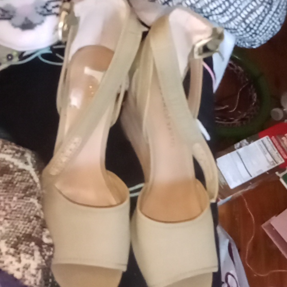 Open toe shoes.